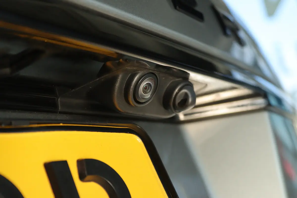 2.0 P400e Autobiography | Adapt. Cruise | Laser | Massage | Schuifdak | 360 Camera | Stoelventilatie V/A | Luchtvering | Head-up | Meridian Audio | Keyless |