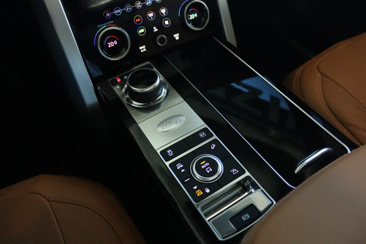 2.0 P400e Autobiography | Adapt. Cruise | Laser | Massage | Schuifdak | 360 Camera | Stoelventilatie V/A | Luchtvering | Head-up | Meridian Audio | Keyless |