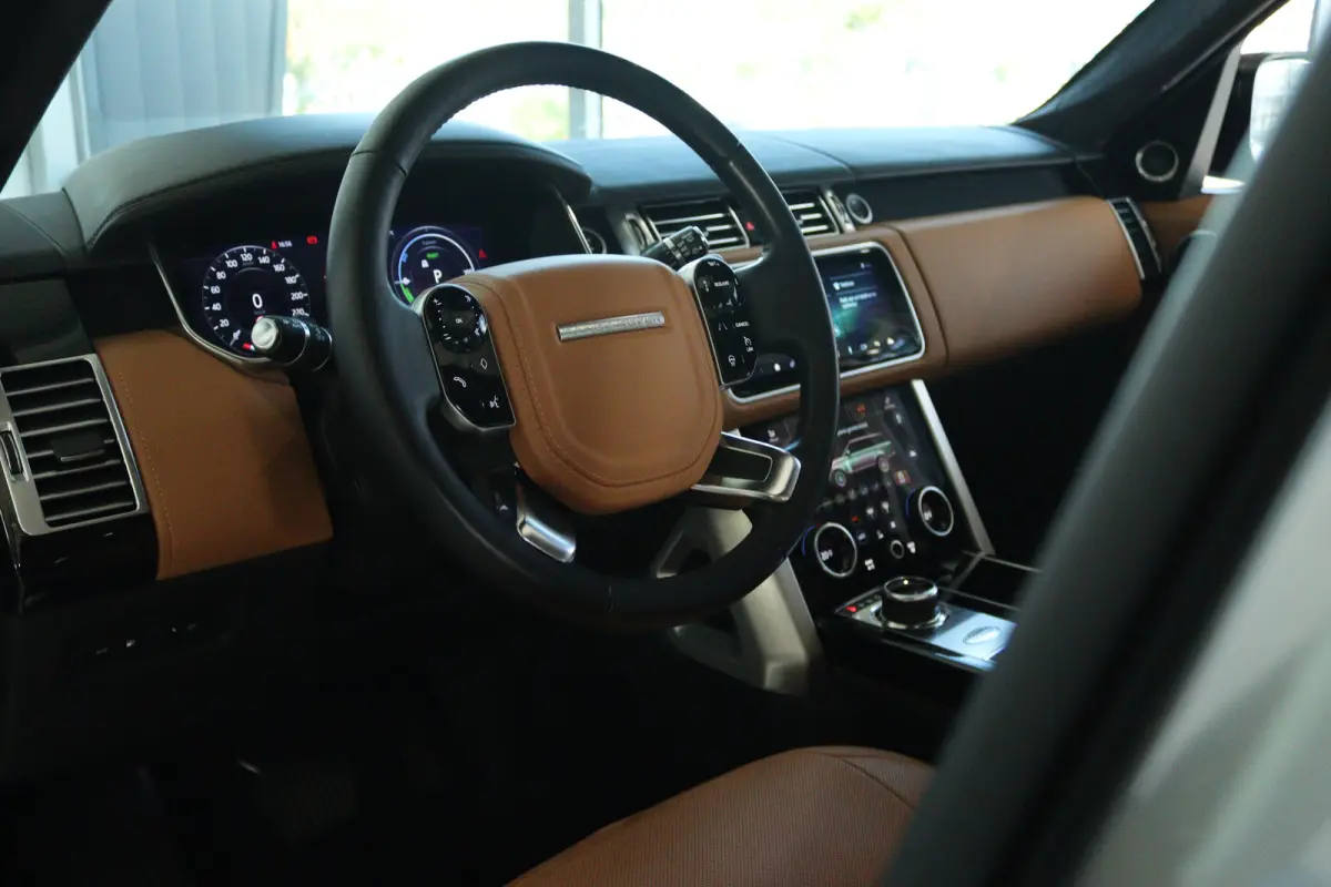 2.0 P400e Autobiography | Adapt. Cruise | Laser | Massage | Schuifdak | 360 Camera | Stoelventilatie V/A | Luchtvering | Head-up | Meridian Audio | Keyless |