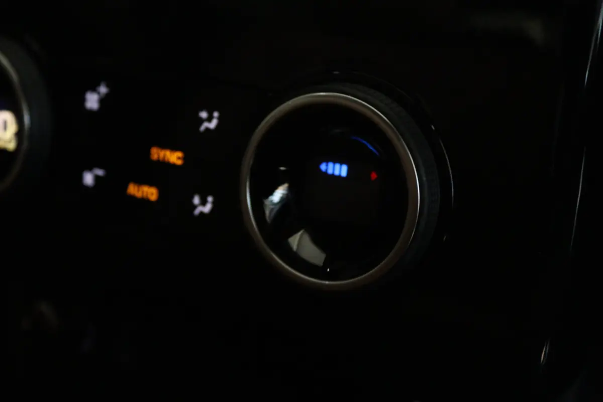 2.0 P400e Autobiography | Adapt. Cruise | Laser | Massage | Schuifdak | 360 Camera | Stoelventilatie V/A | Luchtvering | Head-up | Meridian Audio | Keyless |