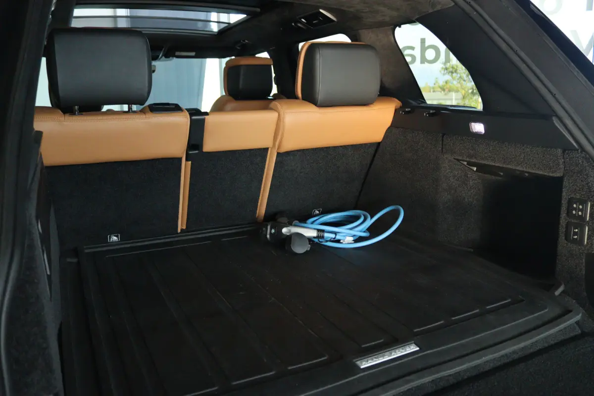 2.0 P400e Autobiography | Adapt. Cruise | Laser | Massage | Schuifdak | 360 Camera | Stoelventilatie V/A | Luchtvering | Head-up | Meridian Audio | Keyless |