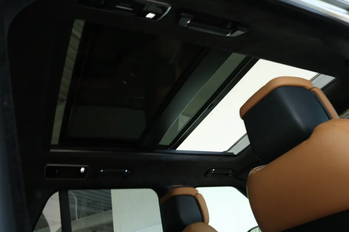 2.0 P400e Autobiography | Adapt. Cruise | Laser | Massage | Schuifdak | 360 Camera | Stoelventilatie V/A | Luchtvering | Head-up | Meridian Audio | Keyless |