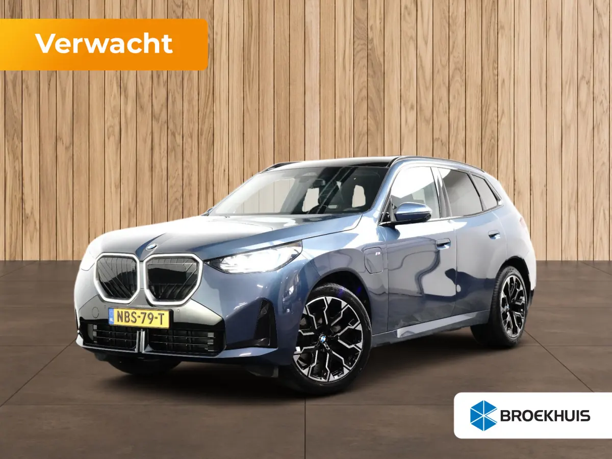 30e xDrive M-Sport | Harman & Kardon | Head-up | 360 Camera | Panoramadak | Stoelverwarming | Iconic Glow | Memory | Adaptief Led |