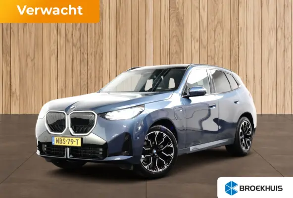 30e xDrive M-Sport | Harman & Kardon | Head-up | 360 Camera | Panoramadak | Stoelverwarming | Iconic Glow | Memory | Adaptief Led |