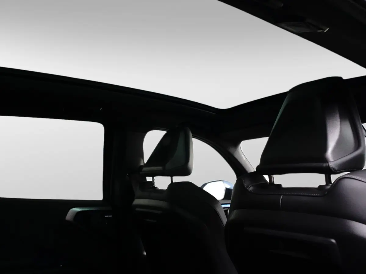 30e xDrive M-Sport | Harman & Kardon | Head-up | 360 Camera | Panoramadak | Stoelverwarming | Iconic Glow | Memory | Adaptief Led |