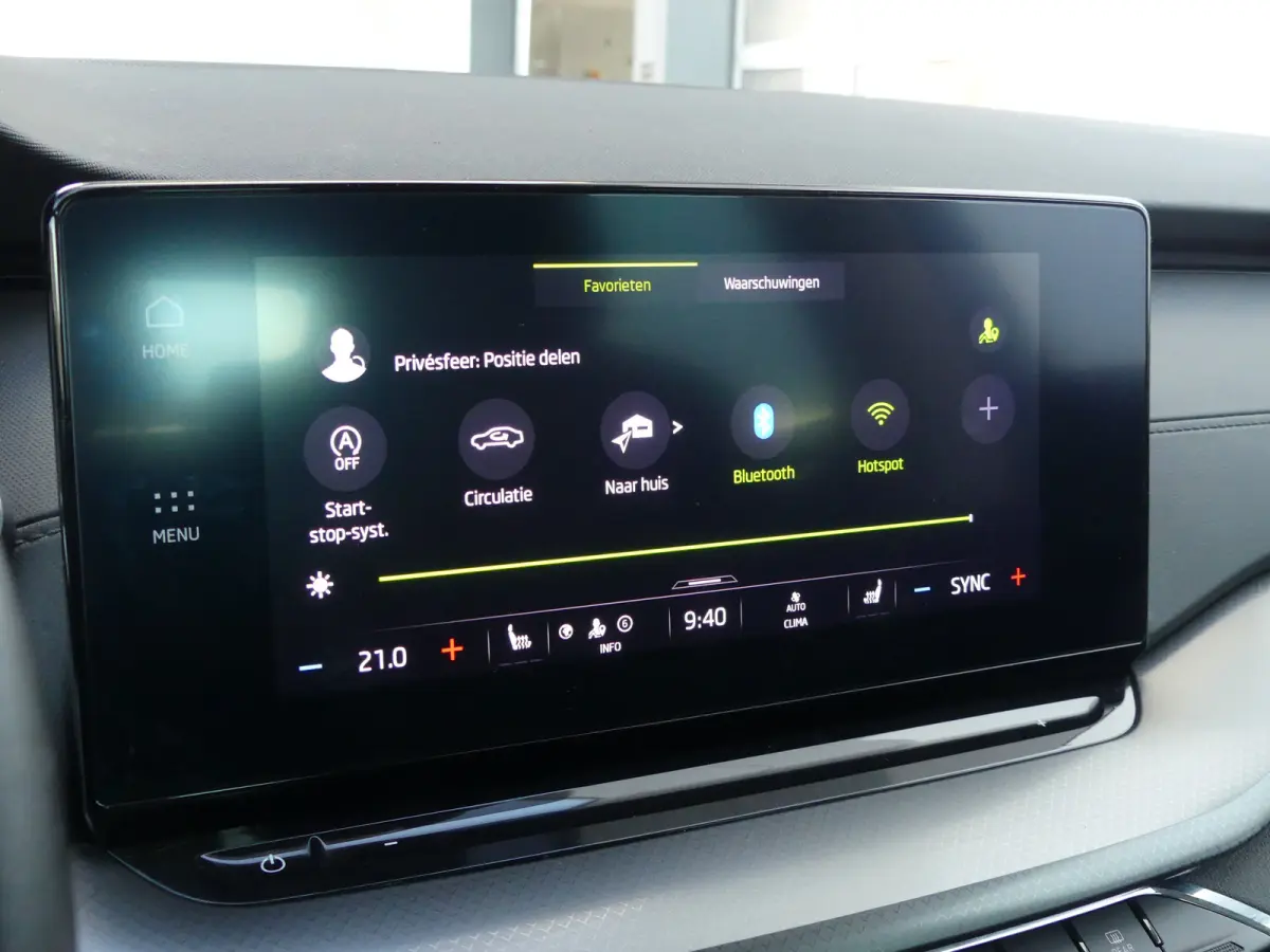 1.0 TSI Ambition | Airco (automatisch) | Apple Carplay/Android Auto|telefoonintegratie premium | DAB ontvanger