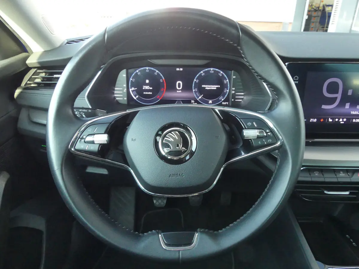 1.0 TSI Ambition | Airco (automatisch) | Apple Carplay/Android Auto|telefoonintegratie premium | DAB ontvanger