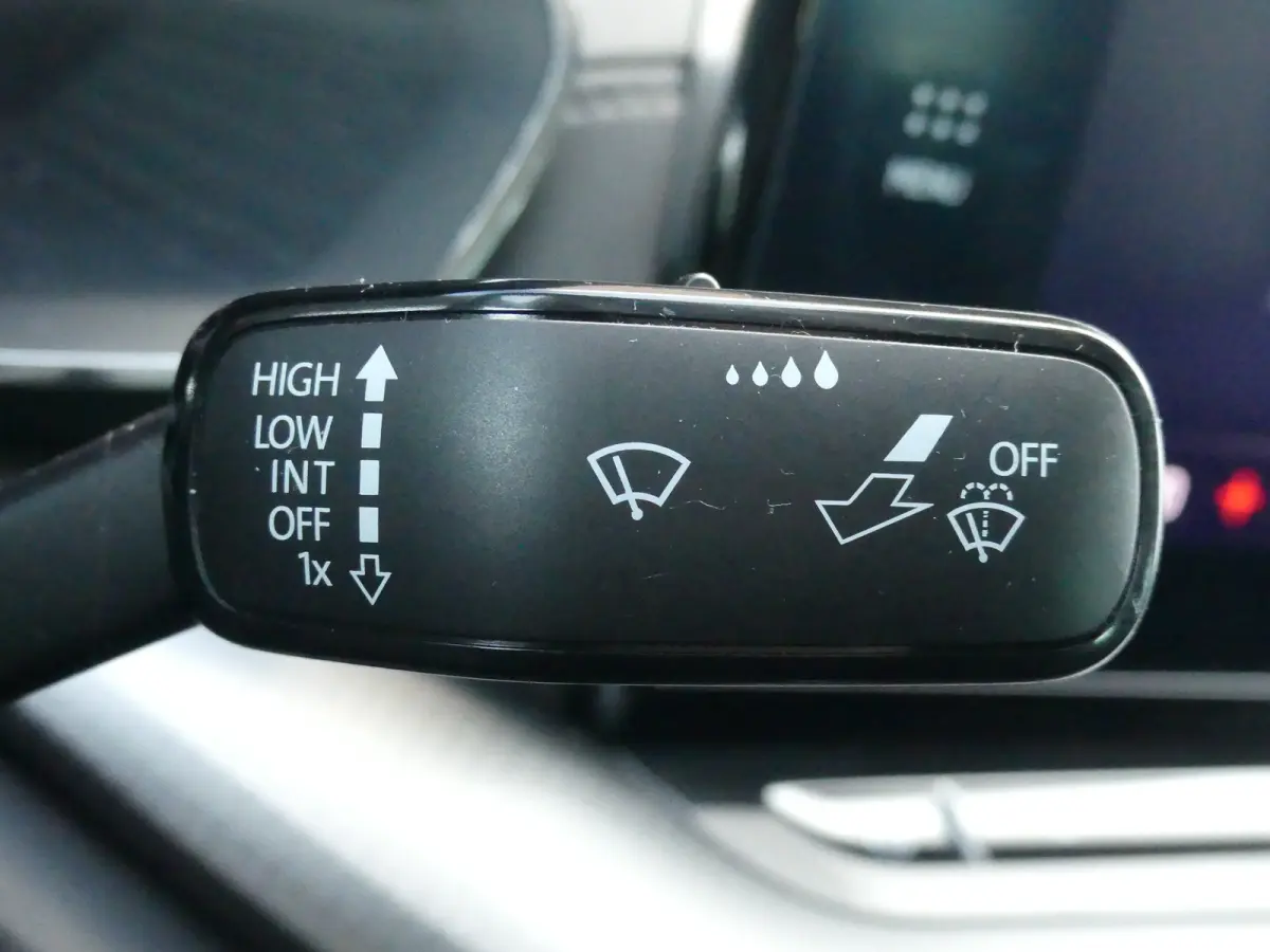 1.0 TSI Ambition | Airco (automatisch) | Apple Carplay/Android Auto|telefoonintegratie premium | DAB ontvanger