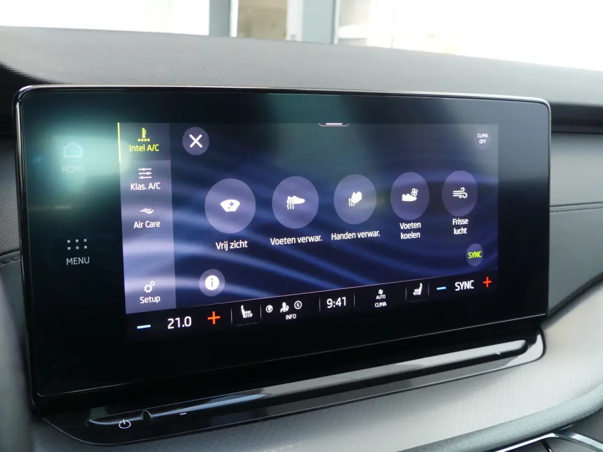 1.0 TSI Ambition | Airco (automatisch) | Apple Carplay/Android Auto|telefoonintegratie premium | DAB ontvanger
