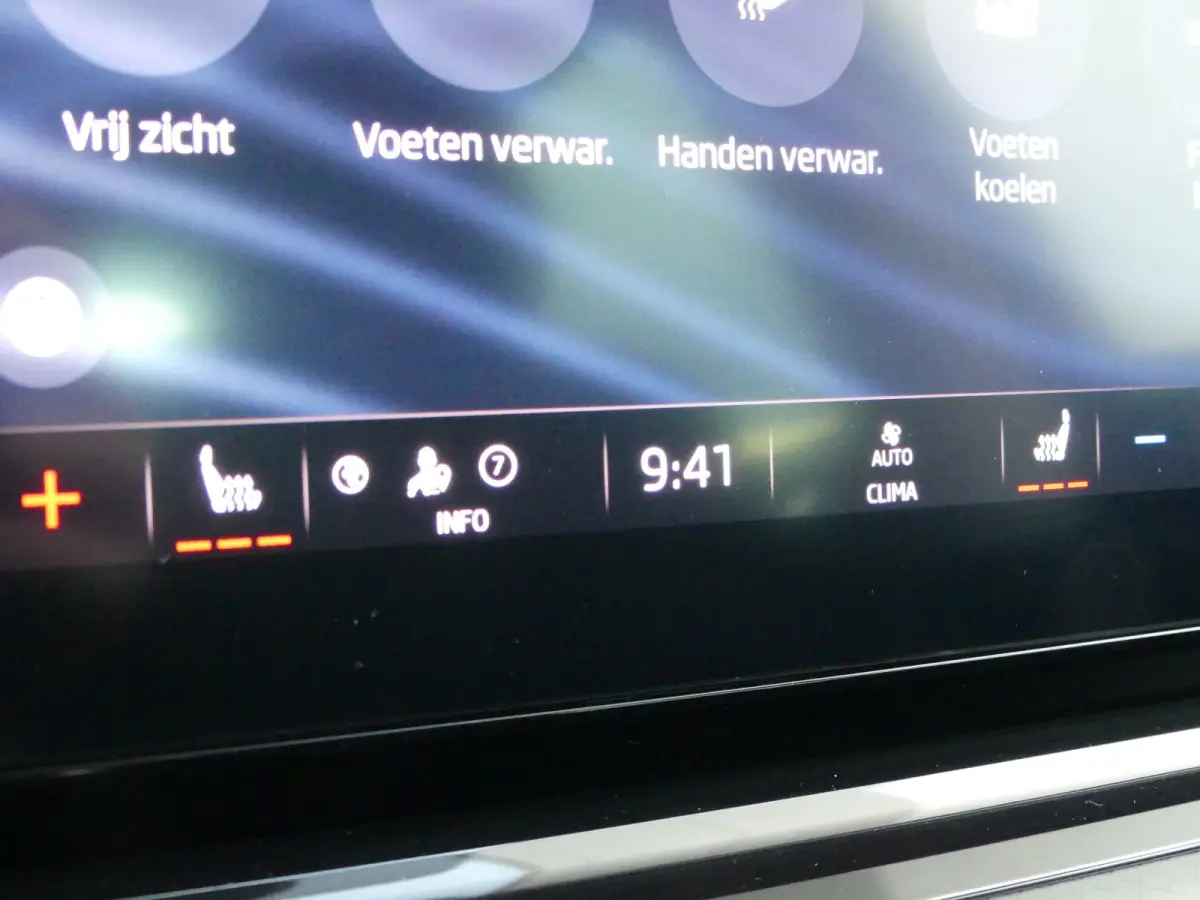 1.0 TSI Ambition | Airco (automatisch) | Apple Carplay/Android Auto|telefoonintegratie premium | DAB ontvanger