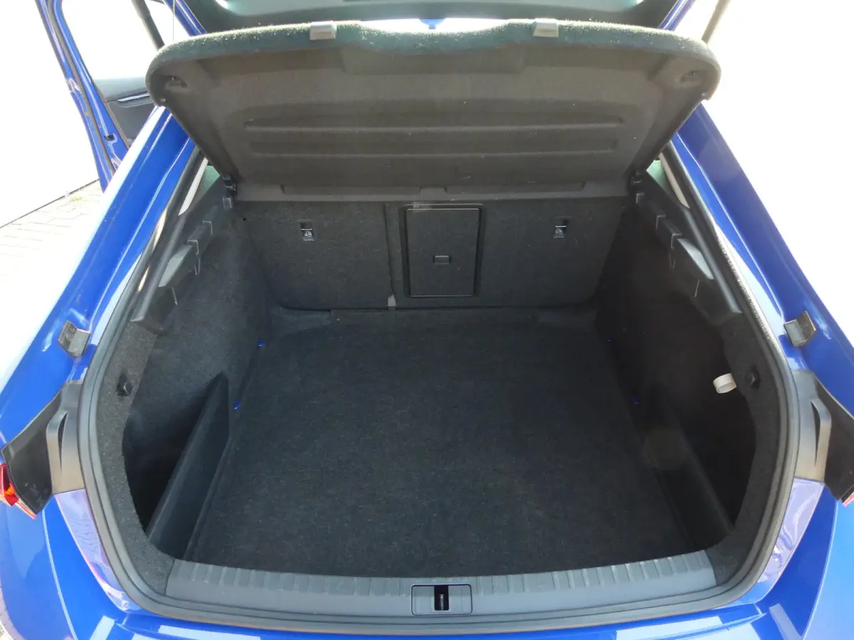 1.0 TSI Ambition | Airco (automatisch) | Apple Carplay/Android Auto|telefoonintegratie premium | DAB ontvanger