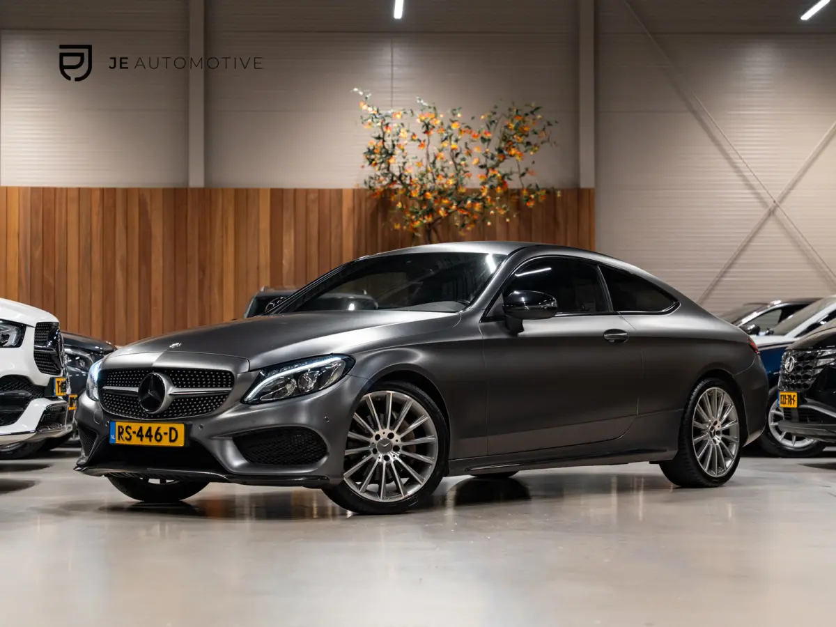 180 AMG Line, Matt Grey, Night Pakket, Clima, Voll Led, Burmester, Cam, Private Glas, Voll Onderhoud