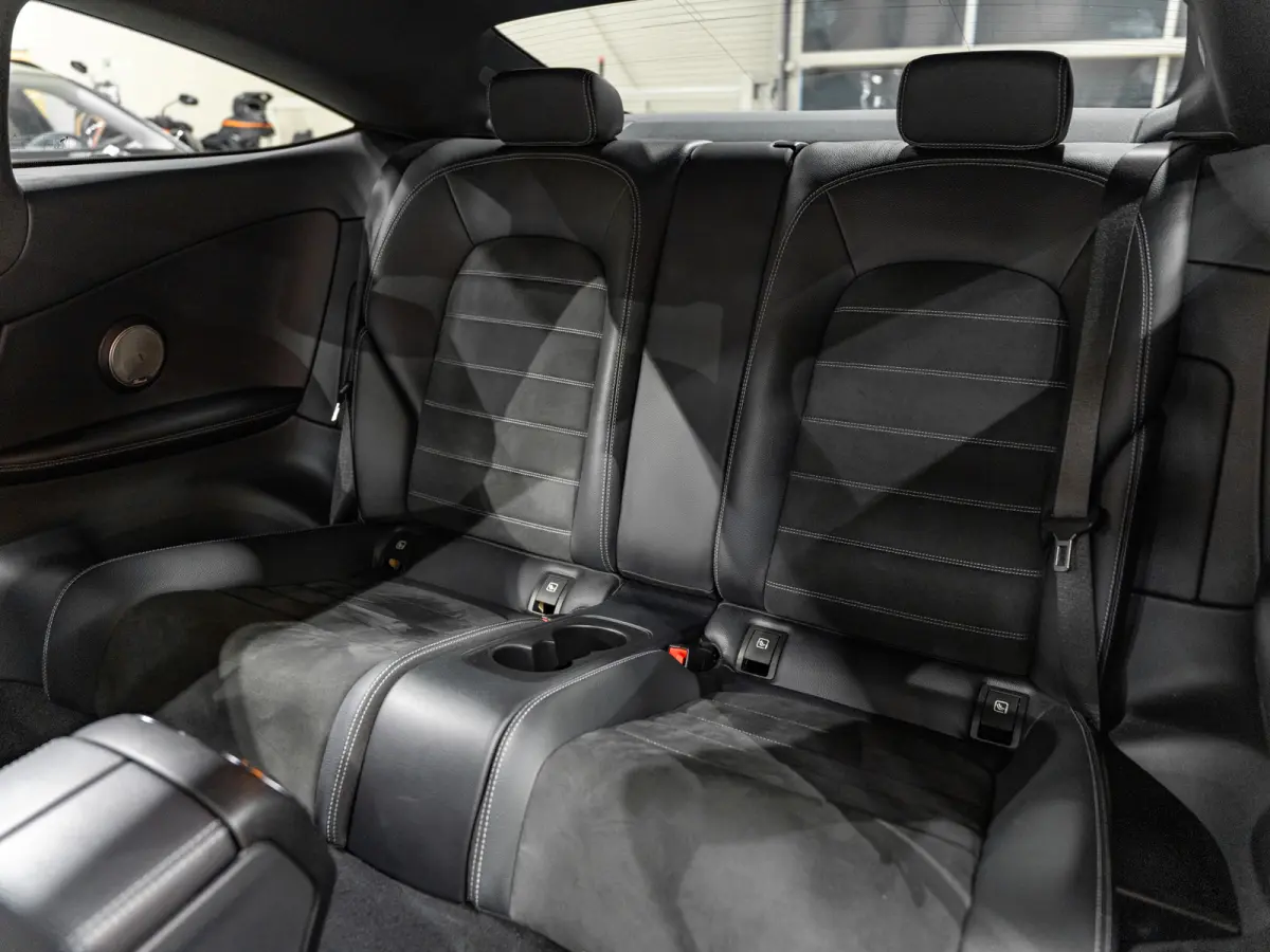 180 AMG Line, Matt Grey, Night Pakket, Clima, Voll Led, Burmester, Cam, Private Glas, Voll Onderhoud