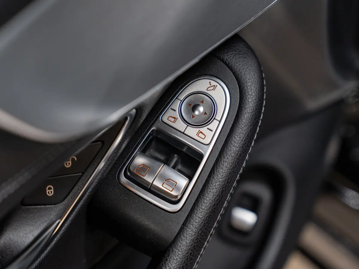 180 AMG Line, Matt Grey, Night Pakket, Clima, Voll Led, Burmester, Cam, Private Glas, Voll Onderhoud