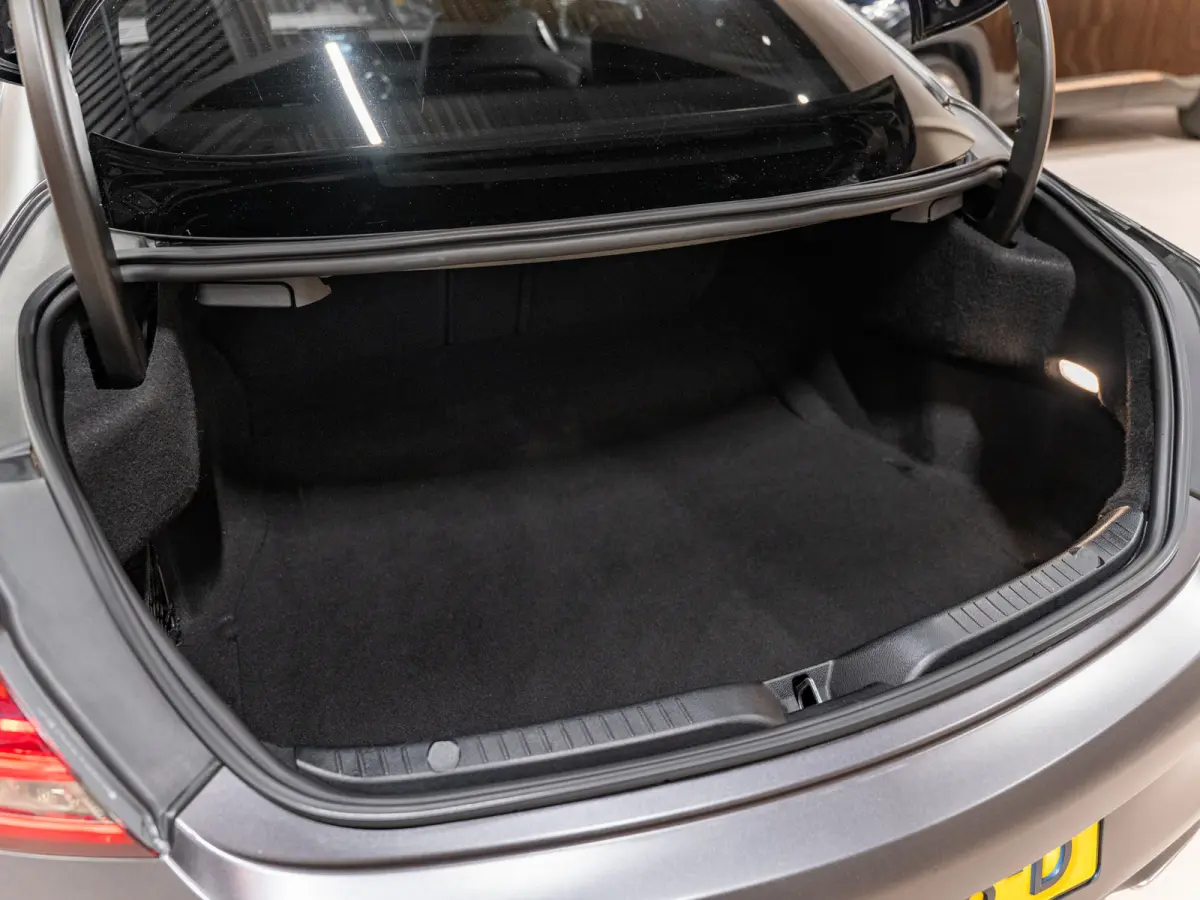 180 AMG Line, Matt Grey, Night Pakket, Clima, Voll Led, Burmester, Cam, Private Glas, Voll Onderhoud