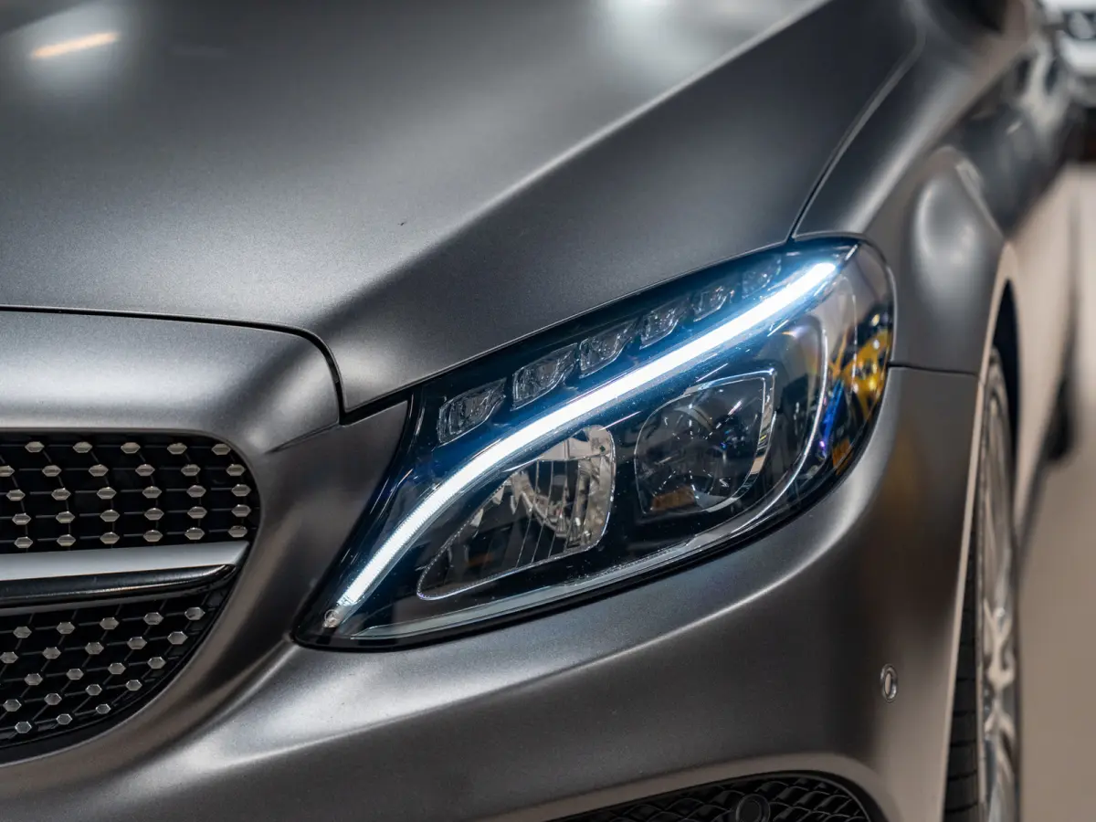 180 AMG Line, Matt Grey, Night Pakket, Clima, Voll Led, Burmester, Cam, Private Glas, Voll Onderhoud