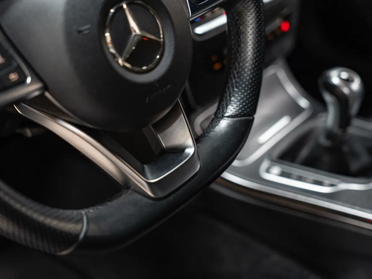 180 AMG Line, Matt Grey, Night Pakket, Clima, Voll Led, Burmester, Cam, Private Glas, Voll Onderhoud
