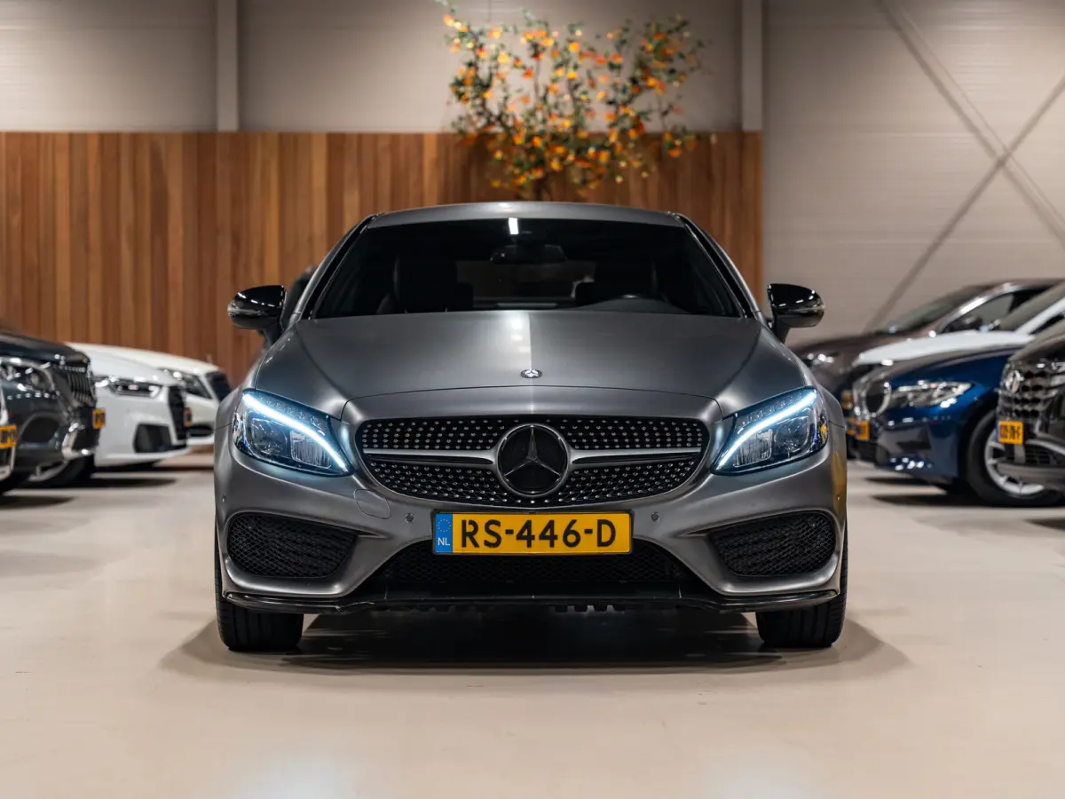 180 AMG Line, Matt Grey, Night Pakket, Clima, Voll Led, Burmester, Cam, Private Glas, Voll Onderhoud
