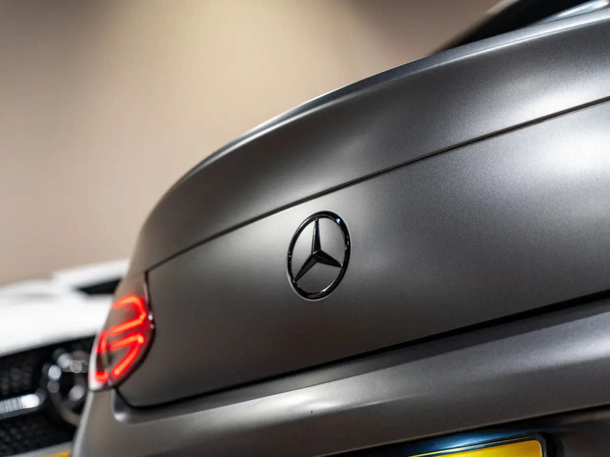 180 AMG Line, Matt Grey, Night Pakket, Clima, Voll Led, Burmester, Cam, Private Glas, Voll Onderhoud