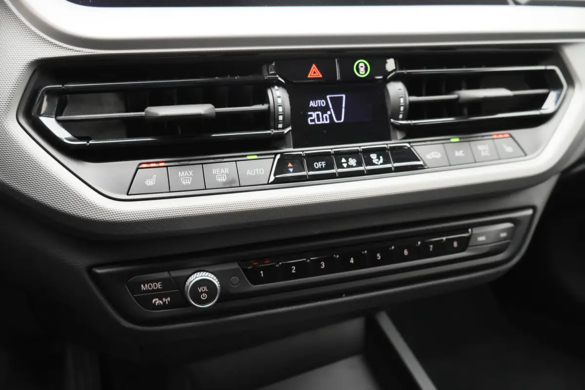 118i Eerste Eigenaar, Virtual Cockpit, Cruise, Apple Carplay, Rijstrooksensor, PDC, 16''