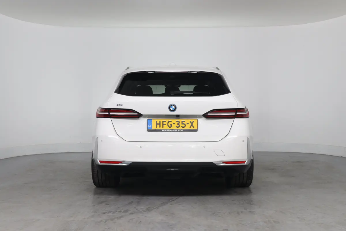 eDrive40 84kWh | Achteruitrijcamera | Apple Carplay/Android Auto|telefoonintegratie premium | Audio installatie high end