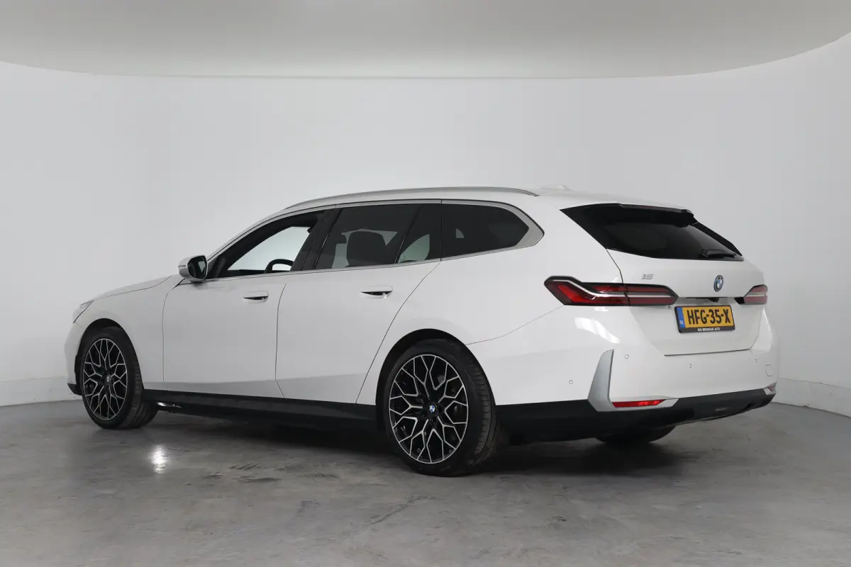 eDrive40 84kWh | Achteruitrijcamera | Apple Carplay/Android Auto|telefoonintegratie premium | Audio installatie high end