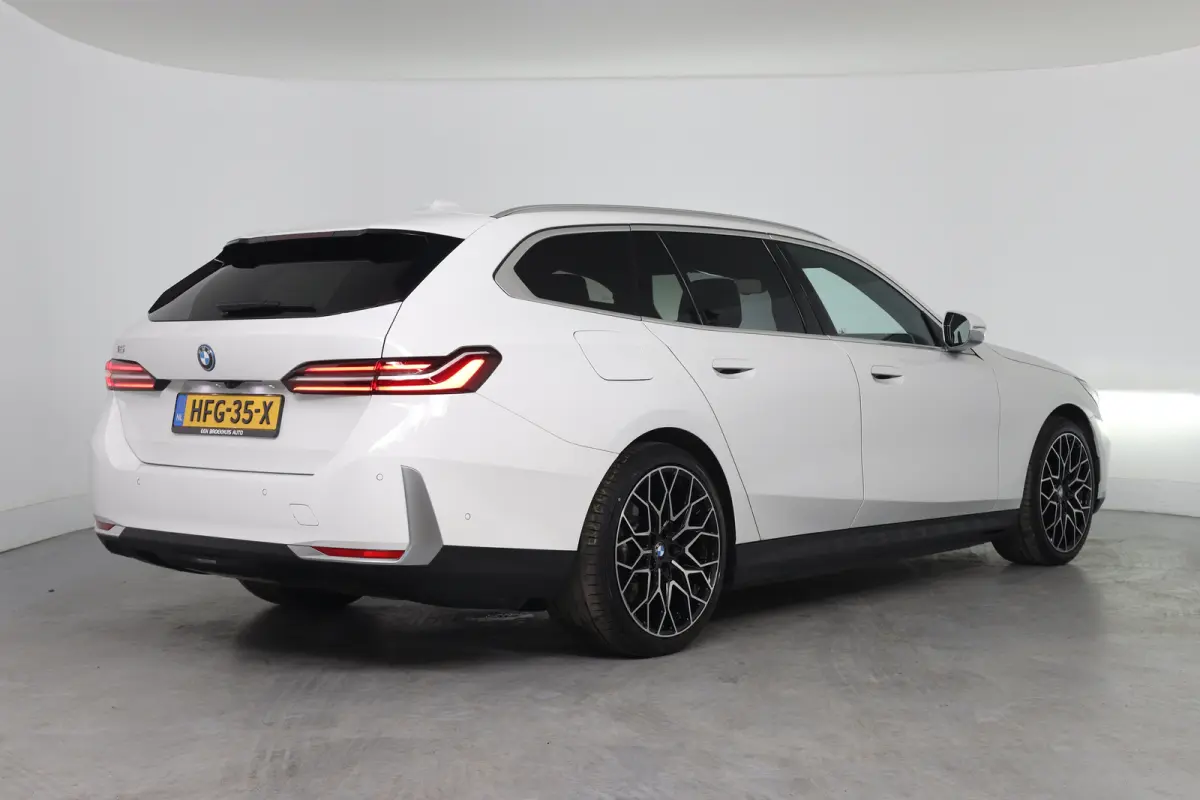 eDrive40 84kWh | Achteruitrijcamera | Apple Carplay/Android Auto|telefoonintegratie premium | Audio installatie high end