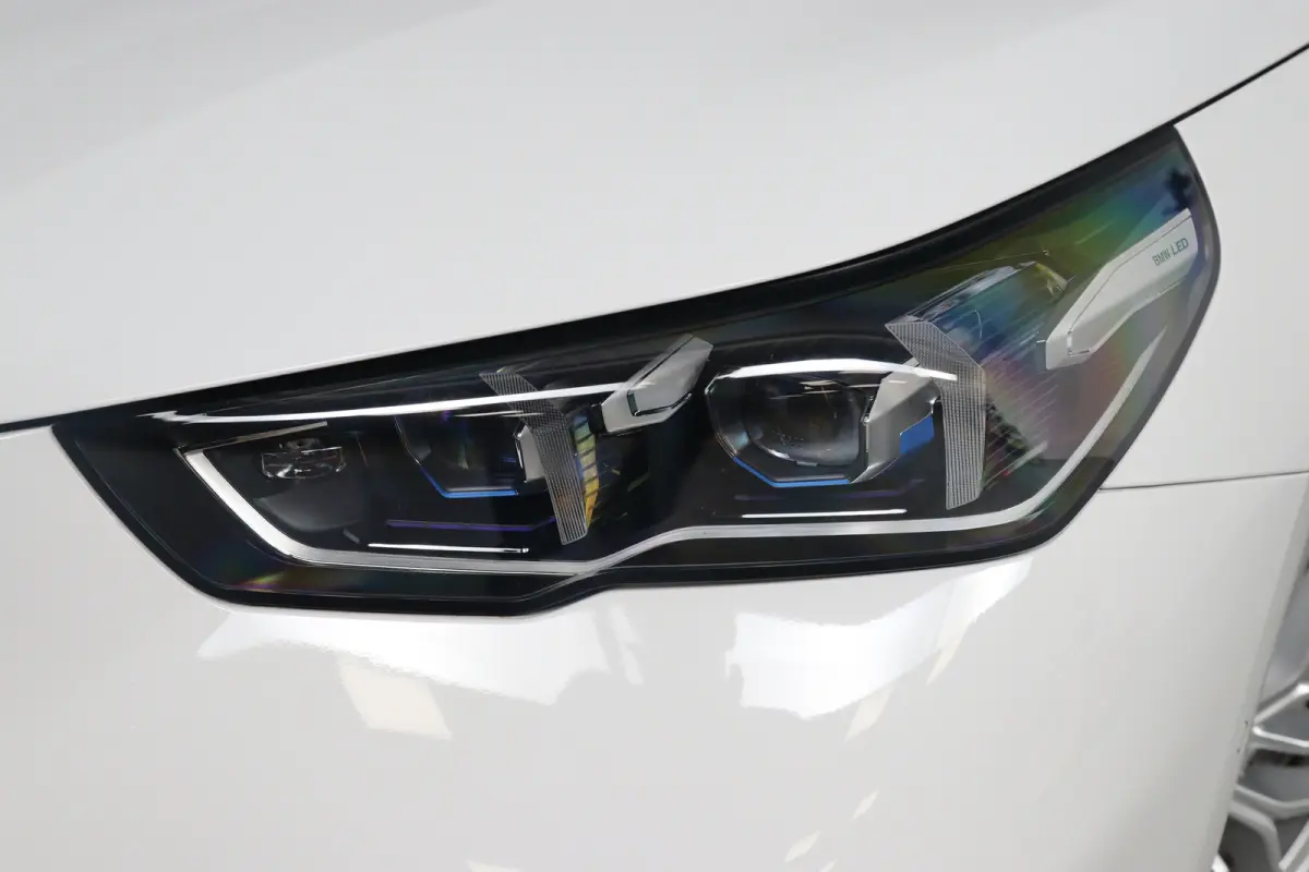 eDrive40 84kWh | Achteruitrijcamera | Apple Carplay/Android Auto|telefoonintegratie premium | Audio installatie high end