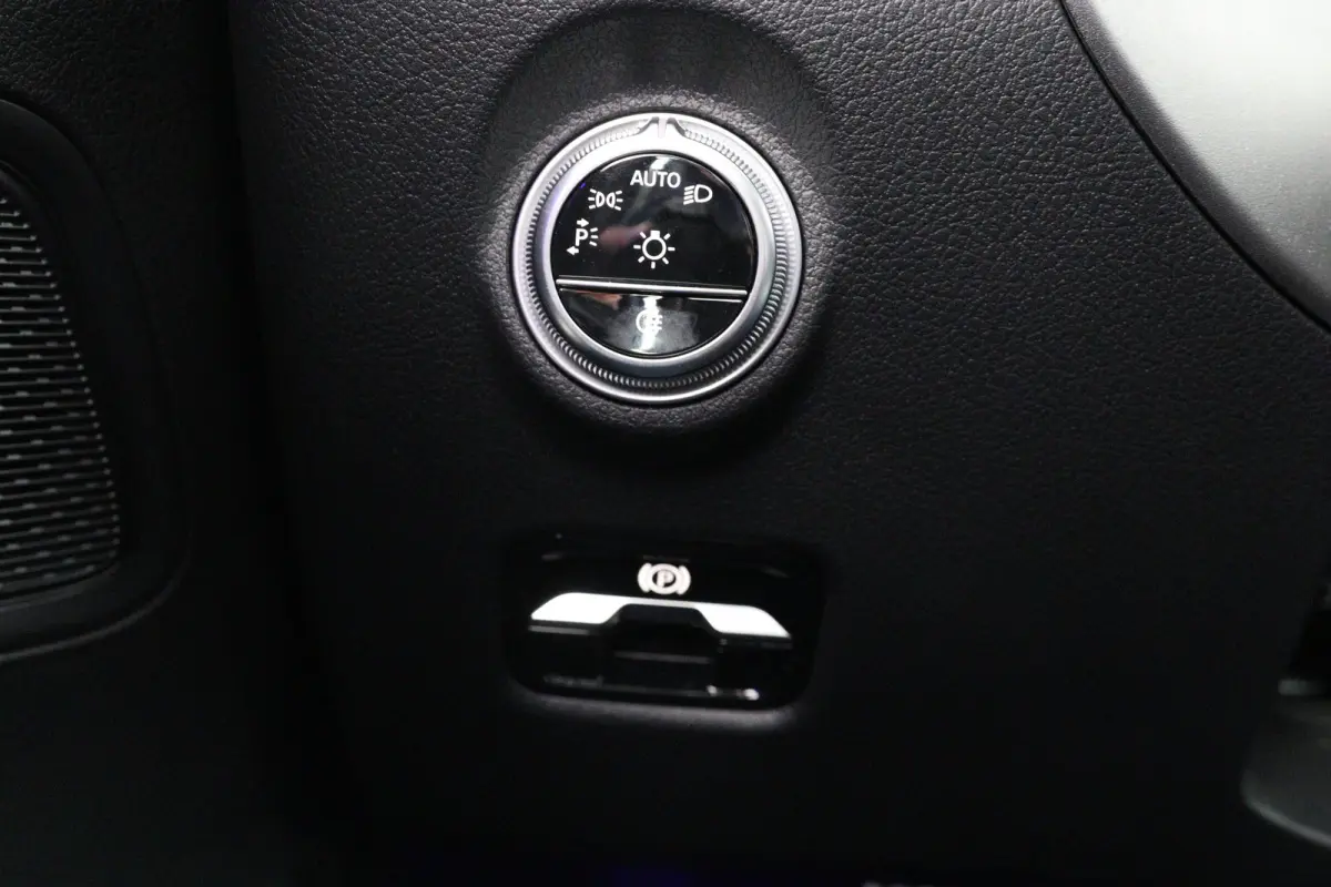 180 AMG | AMG-styling | Adaptive Cruise Control | Apple Carplay/Android Auto|telefoonintegratie premium