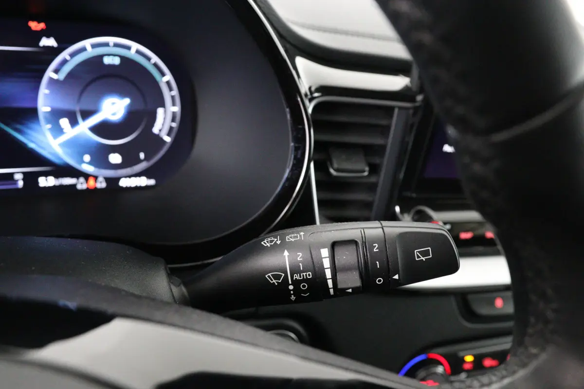 1.6 GDi PHEV ExecutiveLine | Achteruitrijcamera | Apple Carplay/Android Auto|telefoonintegratie premium | Audio installatie