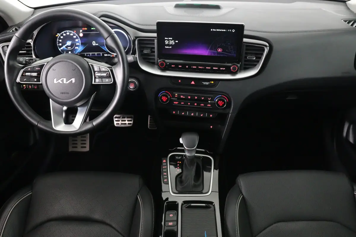 1.6 GDi PHEV ExecutiveLine | Achteruitrijcamera | Apple Carplay/Android Auto|telefoonintegratie premium | Audio installatie