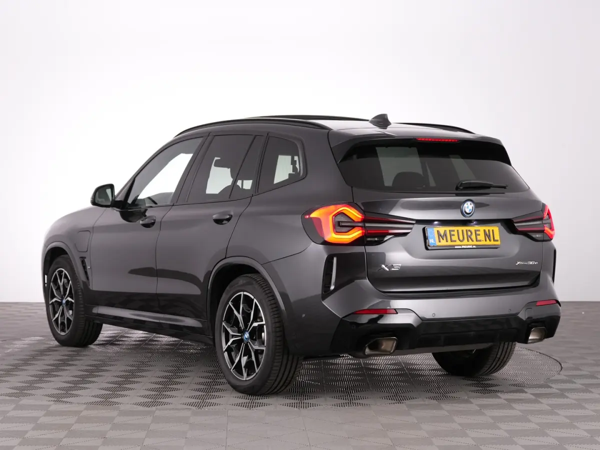 xDrive30e High Executive M-Sport | PANORAMADAK | LEDER | EL. STOELEN !
