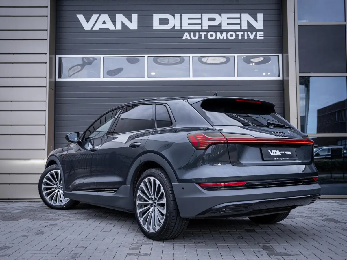 50 quattro Advanced edition Plus - S-Line l Pano l Trekhaak l 360cam