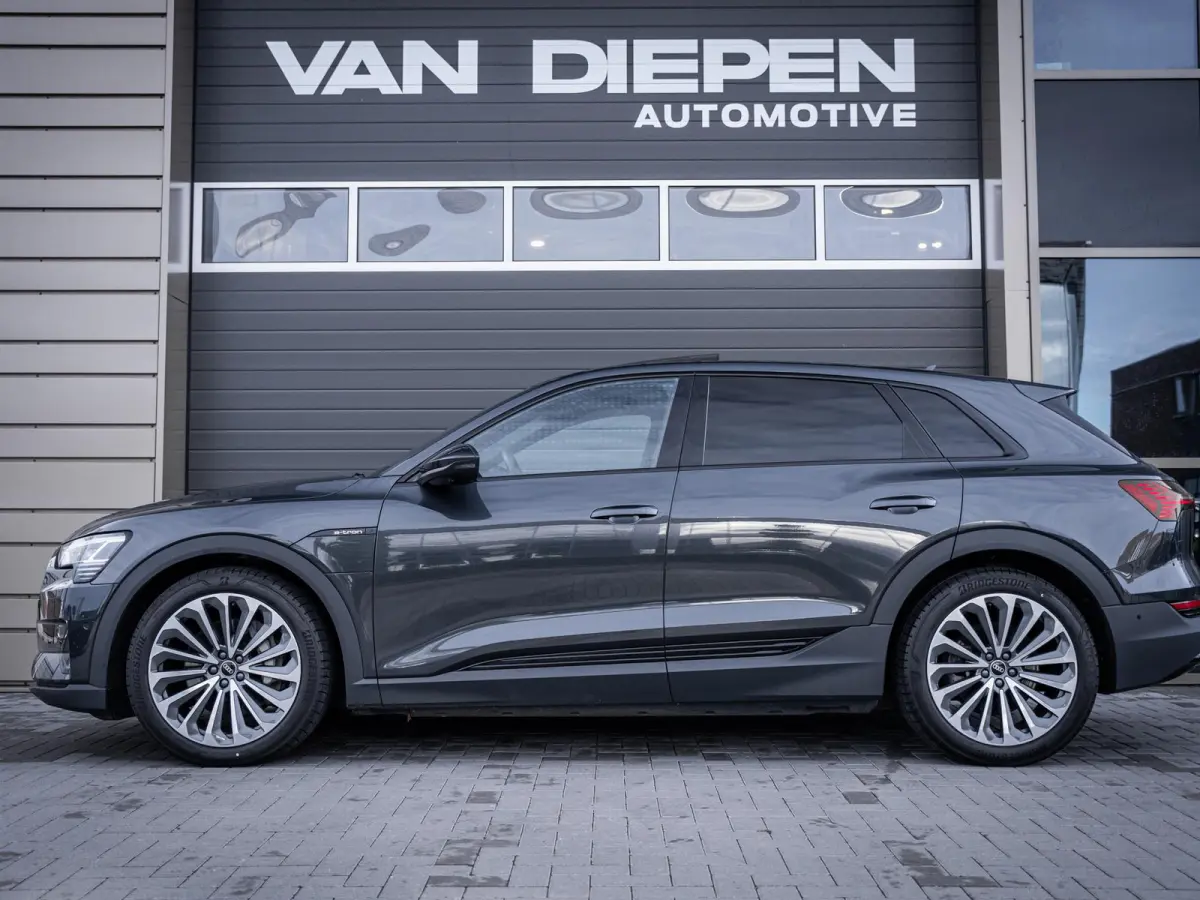50 quattro Advanced edition Plus - S-Line l Pano l Trekhaak l 360cam