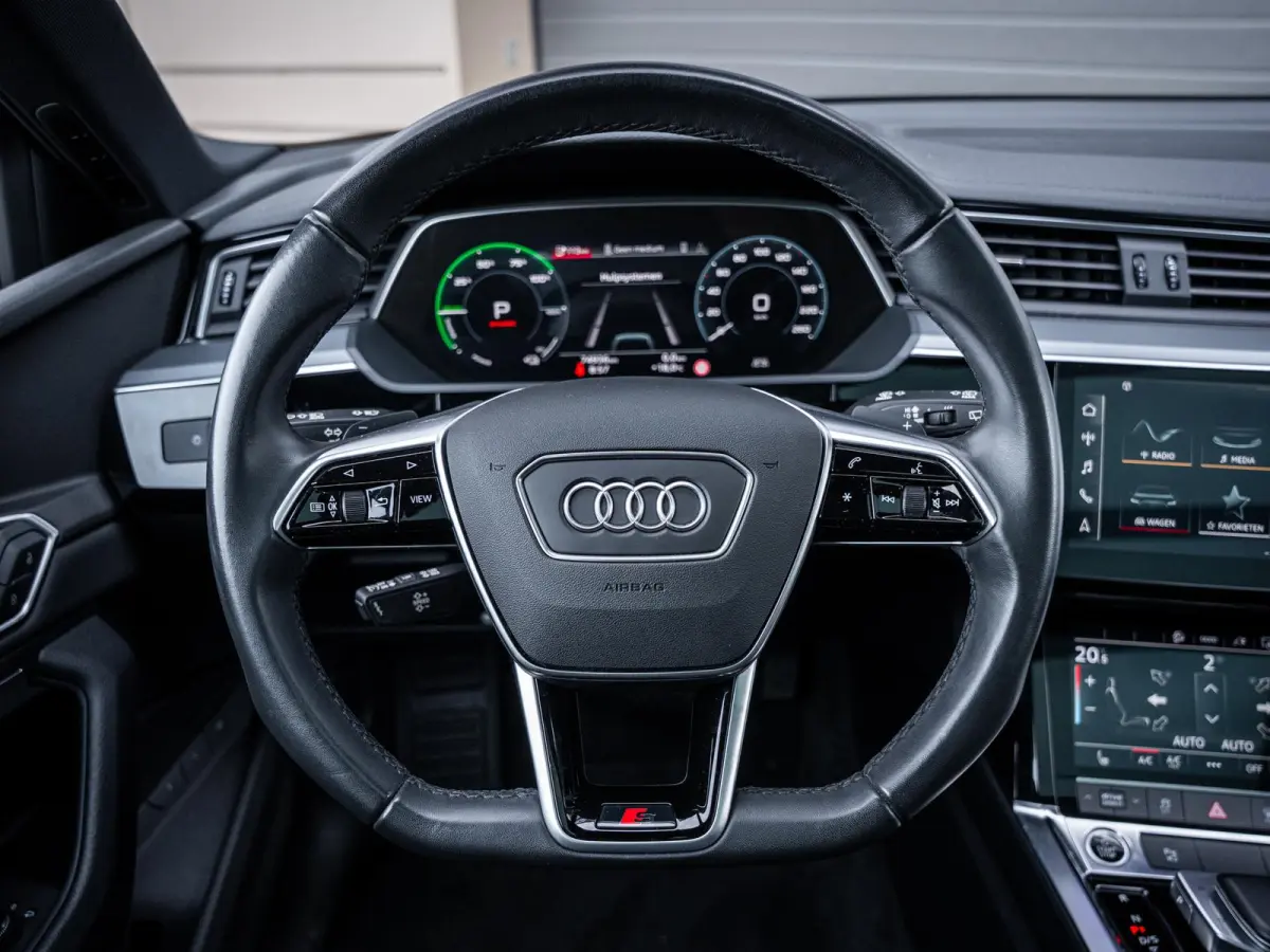 50 quattro Advanced edition Plus - S-Line l Pano l Trekhaak l 360cam