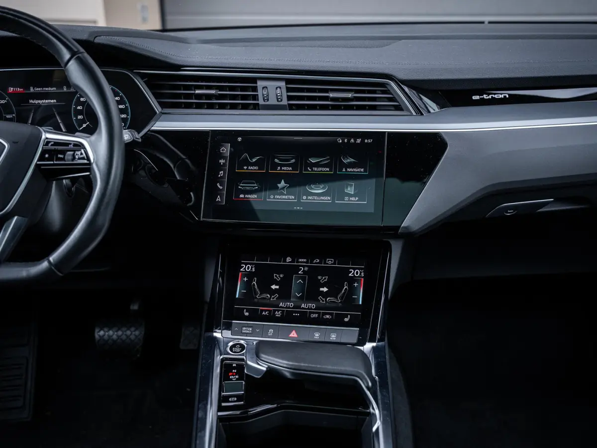 50 quattro Advanced edition Plus - S-Line l Pano l Trekhaak l 360cam