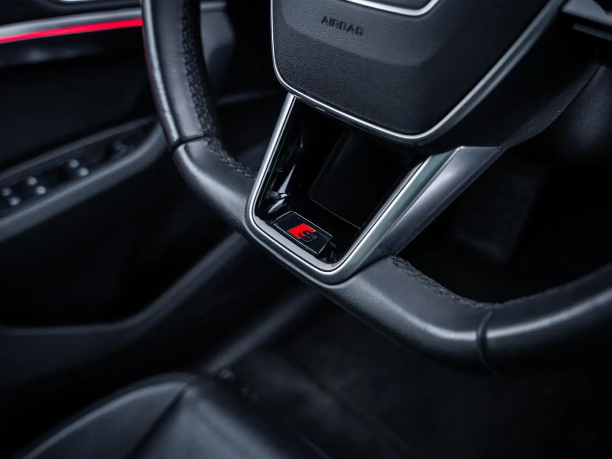50 quattro Advanced edition Plus - S-Line l Pano l Trekhaak l 360cam