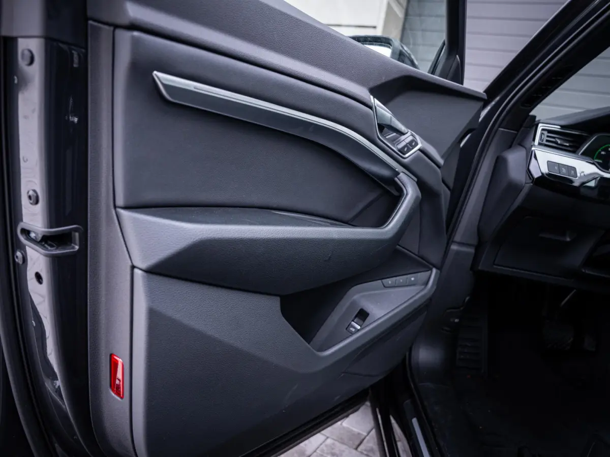 50 quattro Advanced edition Plus - S-Line l Pano l Trekhaak l 360cam