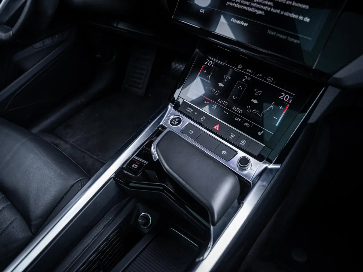 50 quattro Advanced edition Plus - S-Line l Pano l Trekhaak l 360cam