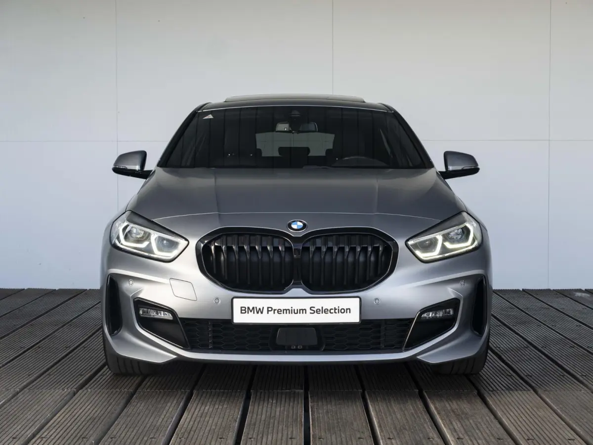 118i | M Sportpakket | Comfort Access | Panoramadak | Sportstoelen | HIFI | Cruise Control | Trekhaak