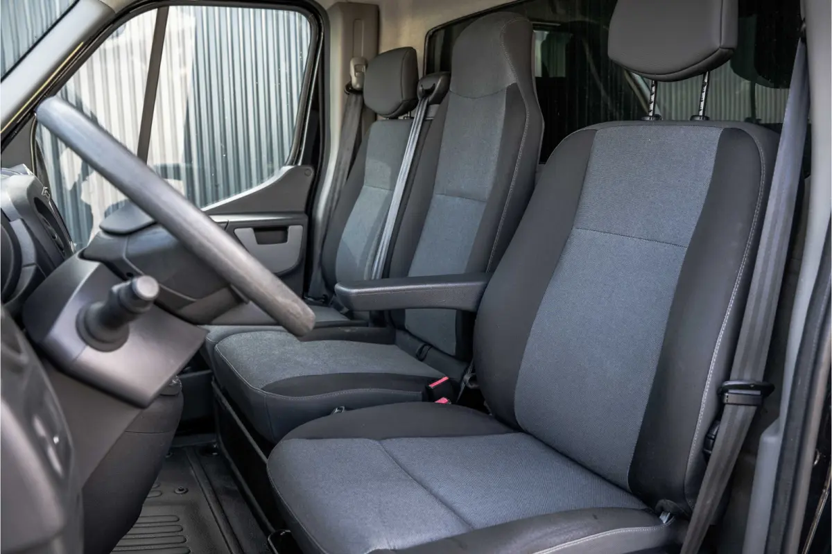 2.3 dCi 170PK | 170 PK | | Bakwagen met Laadklep | 3-Zits | Camera | Cruise | Navi | Airco