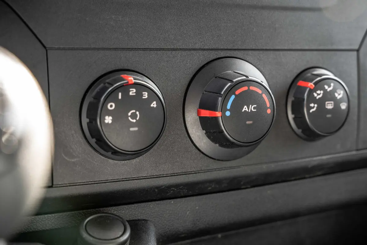 2.3 dCi 170PK | 170 PK | | Bakwagen met Laadklep | 3-Zits | Camera | Cruise | Navi | Airco