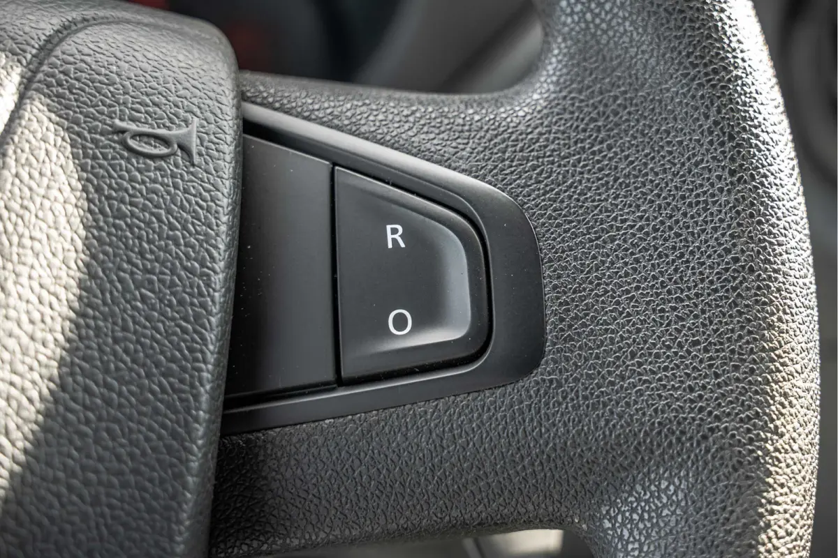 2.3 dCi 170PK | 170 PK | | Bakwagen met Laadklep | 3-Zits | Camera | Cruise | Navi | Airco