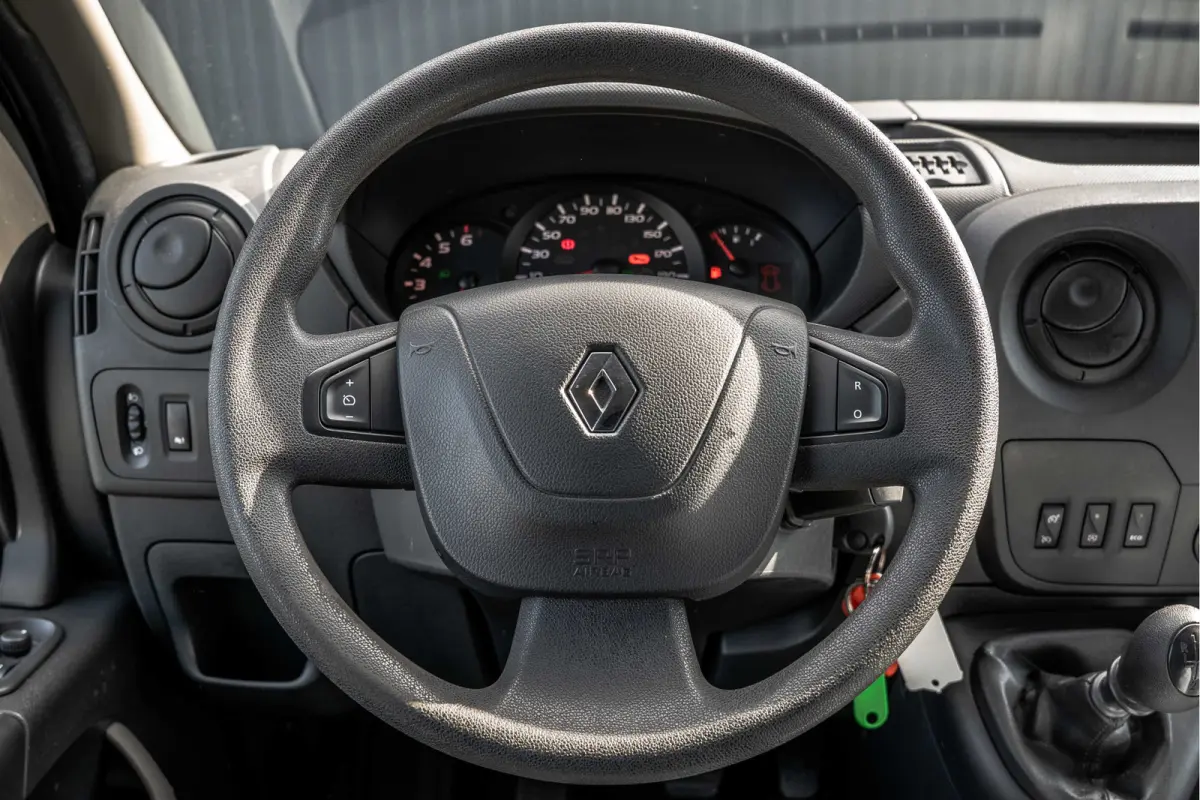 2.3 dCi 170PK | 170 PK | | Bakwagen met Laadklep | 3-Zits | Camera | Cruise | Navi | Airco