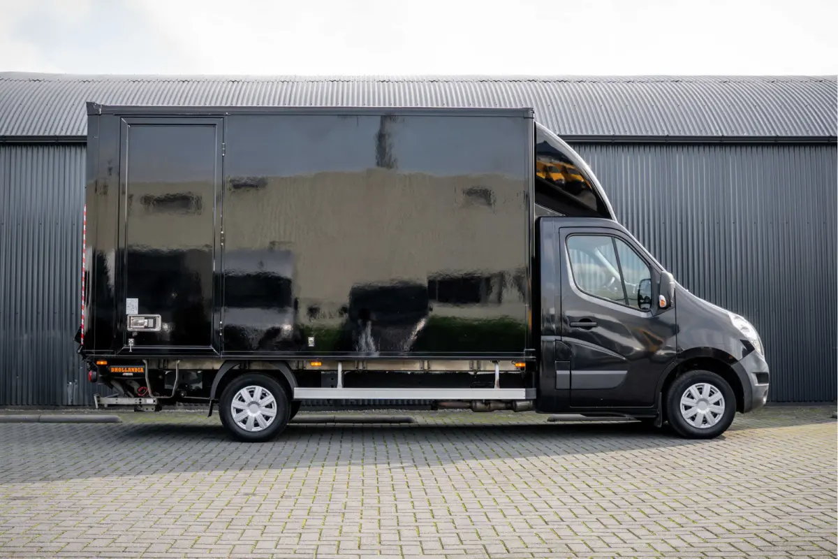 2.3 dCi 170PK | 170 PK | | Bakwagen met Laadklep | 3-Zits | Camera | Cruise | Navi | Airco