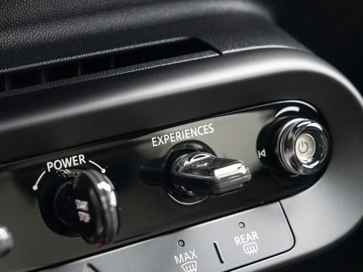 E John Cooper Works Trim | Pakket L