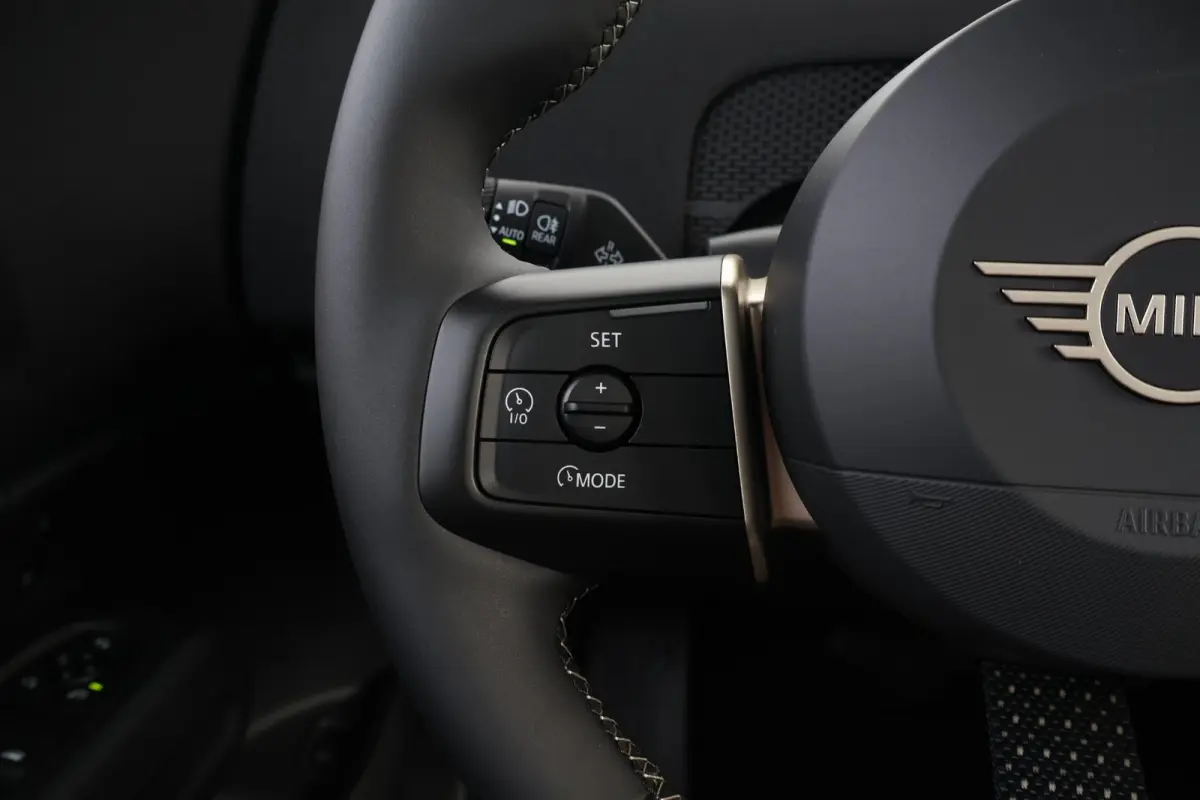 1.5 C John Cooper Works Trim | Pakket L