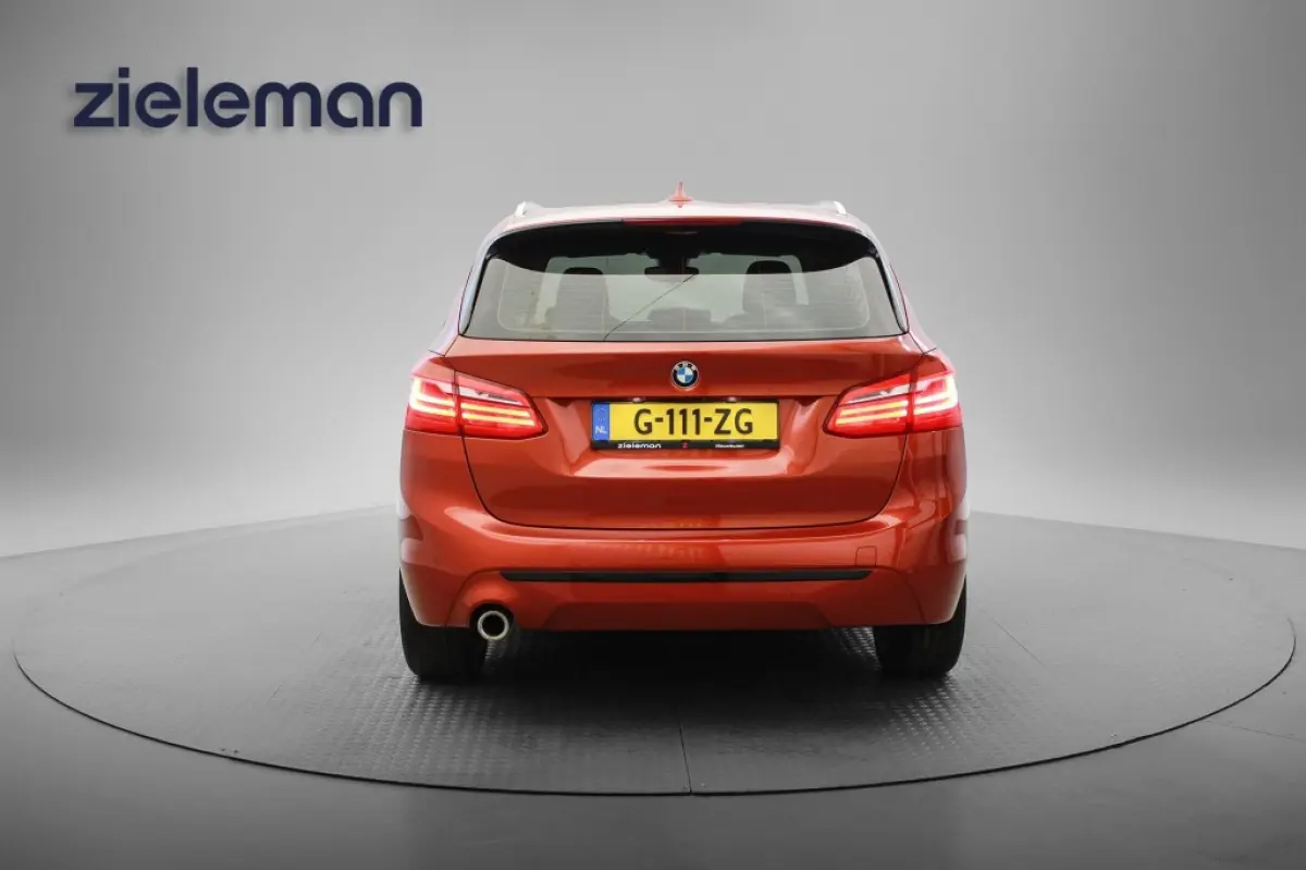 218i Executive Edition - Carplay, Camera, Half Leer, Headup Display