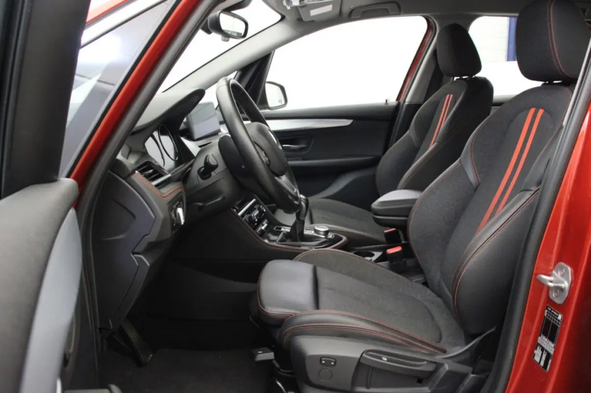 218i Executive Edition - Carplay, Camera, Half Leer, Headup Display