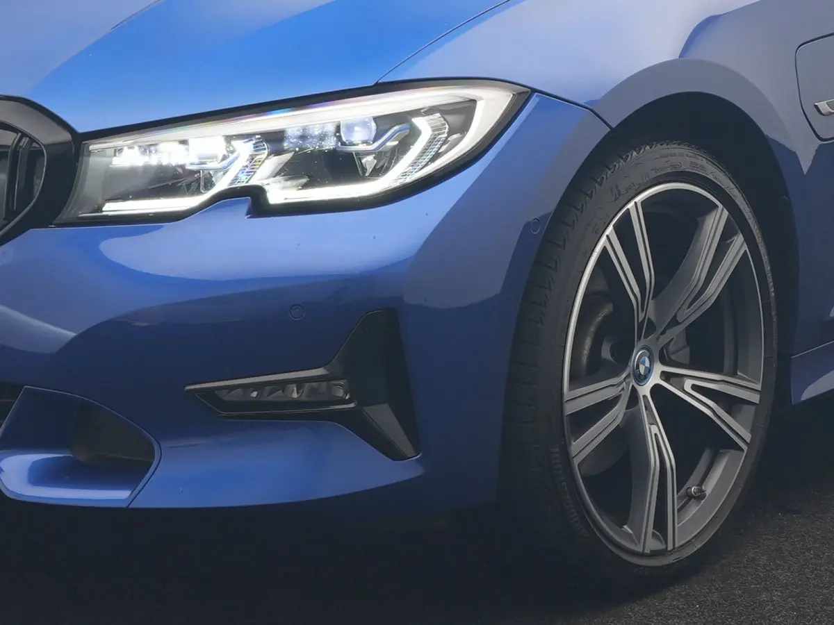 320e PHEV 204pk Dealer O.H | Head Up | Adaptive Cruise | Camera | Adaptief Onderstel | Laser LED | Lederen Sportstoelen Memory & Verwarmd | Apple Carplay | Blis | Virtual | Navigatie | DAB |